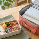 自然解凍対応の冷凍おかずと別の保冷剤を用意したお弁当